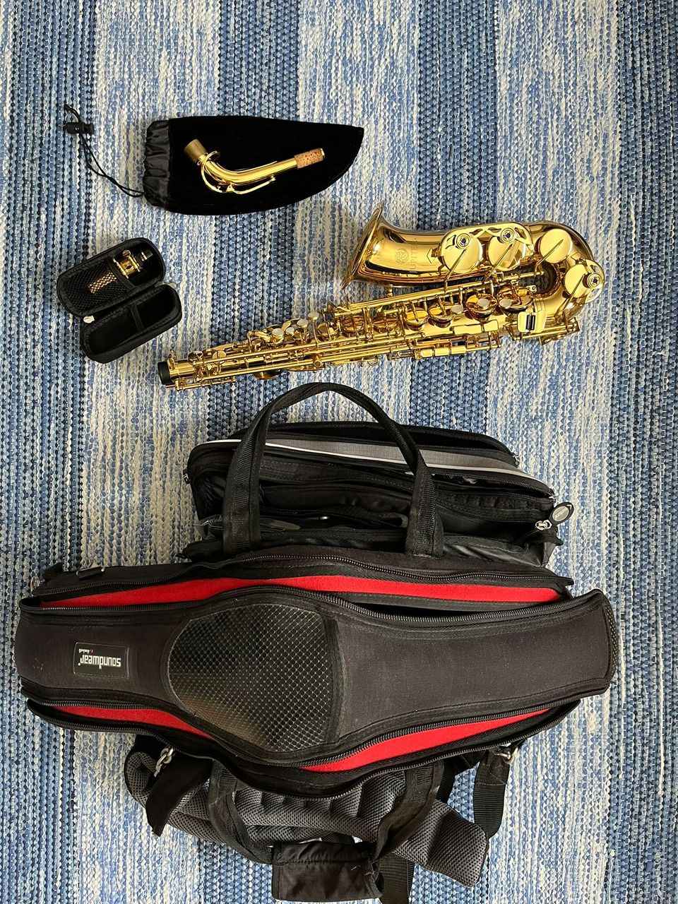 Jupiter JAS-769-II Altto saksofoni, Vandoren suukappale, Soundwear laukku