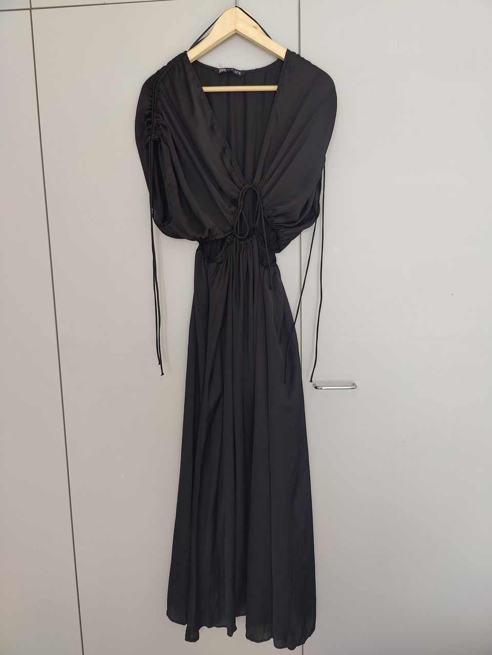 Zara musta mekko koko L