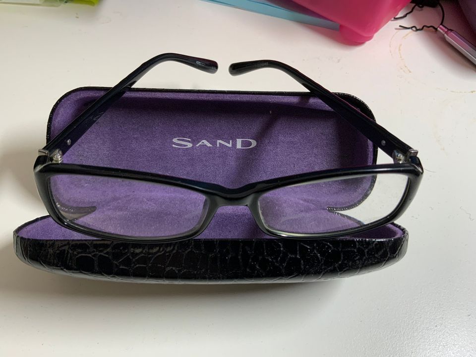 Sand mustat silmälasikehykset +Sandin kotelo, vaihda omat vahvuutesi