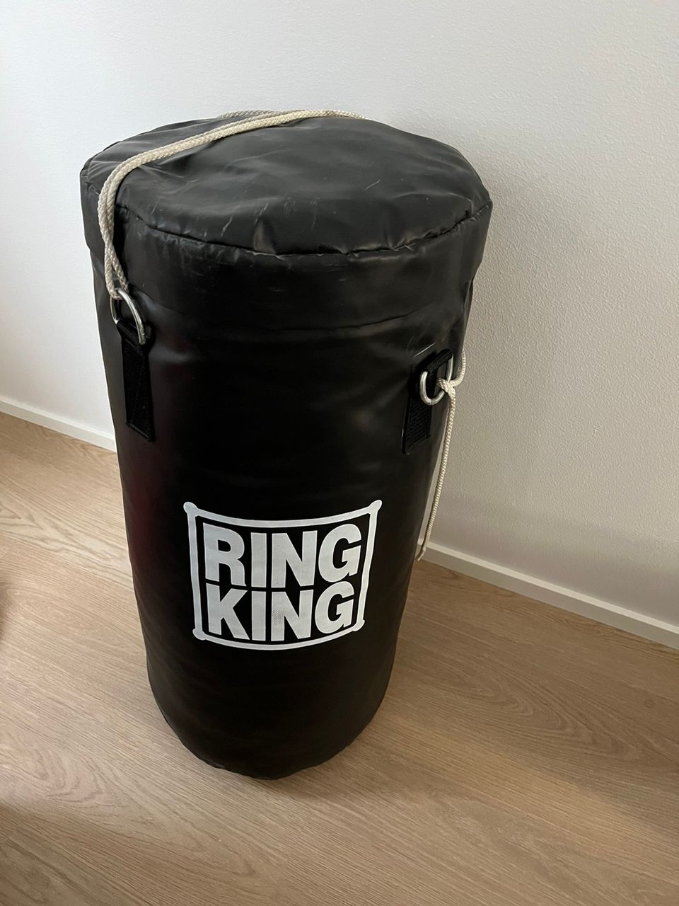 Nyrkkeilysäkki Ring King
