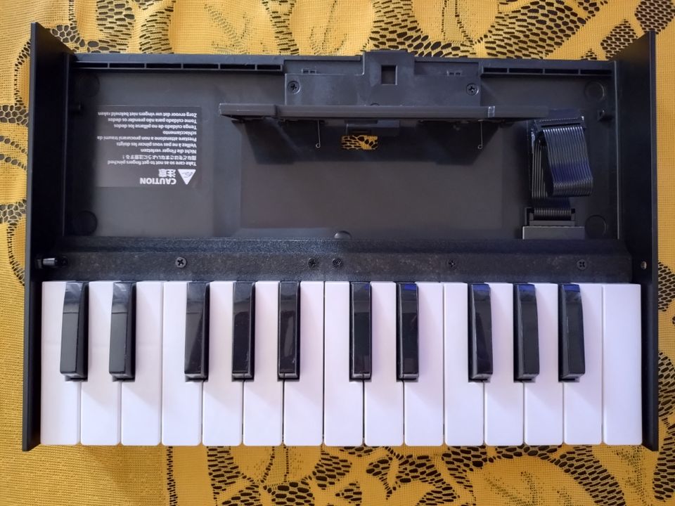 Roland Boutique K-25m koskettimisto