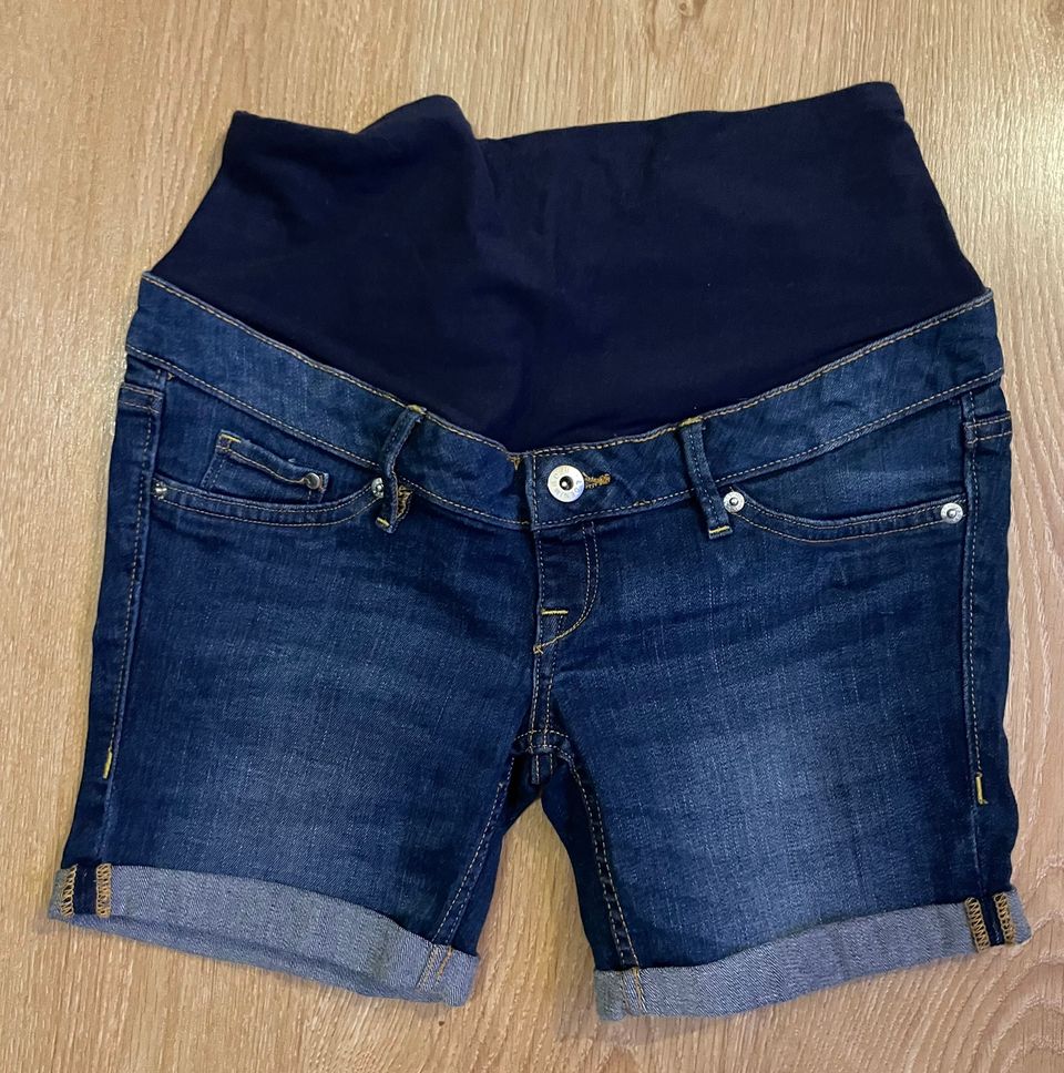 H&M äitiysajan shortsit