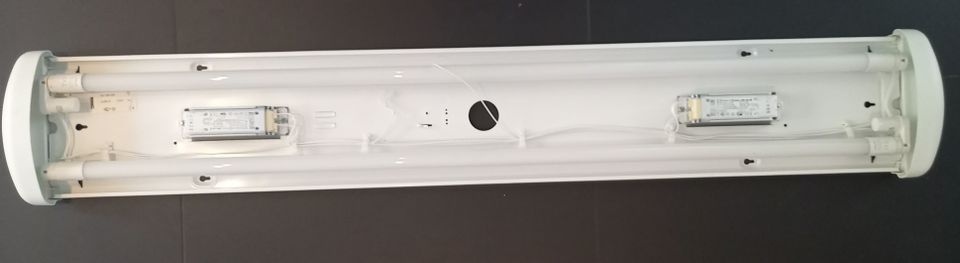 LED-kattovalaisin 130 × 20 cm