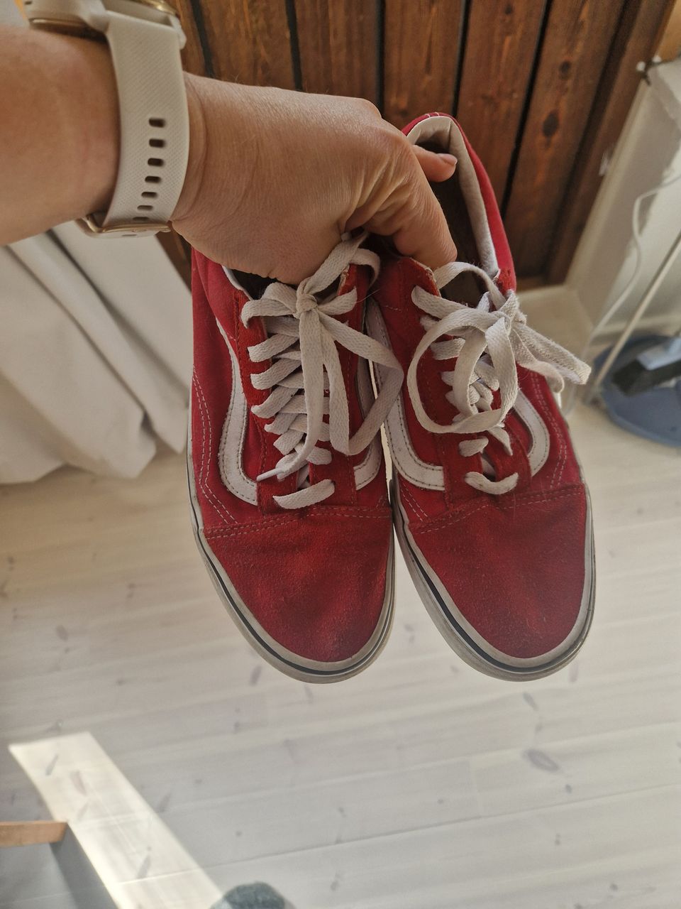 Punaiset Vans kengät 39