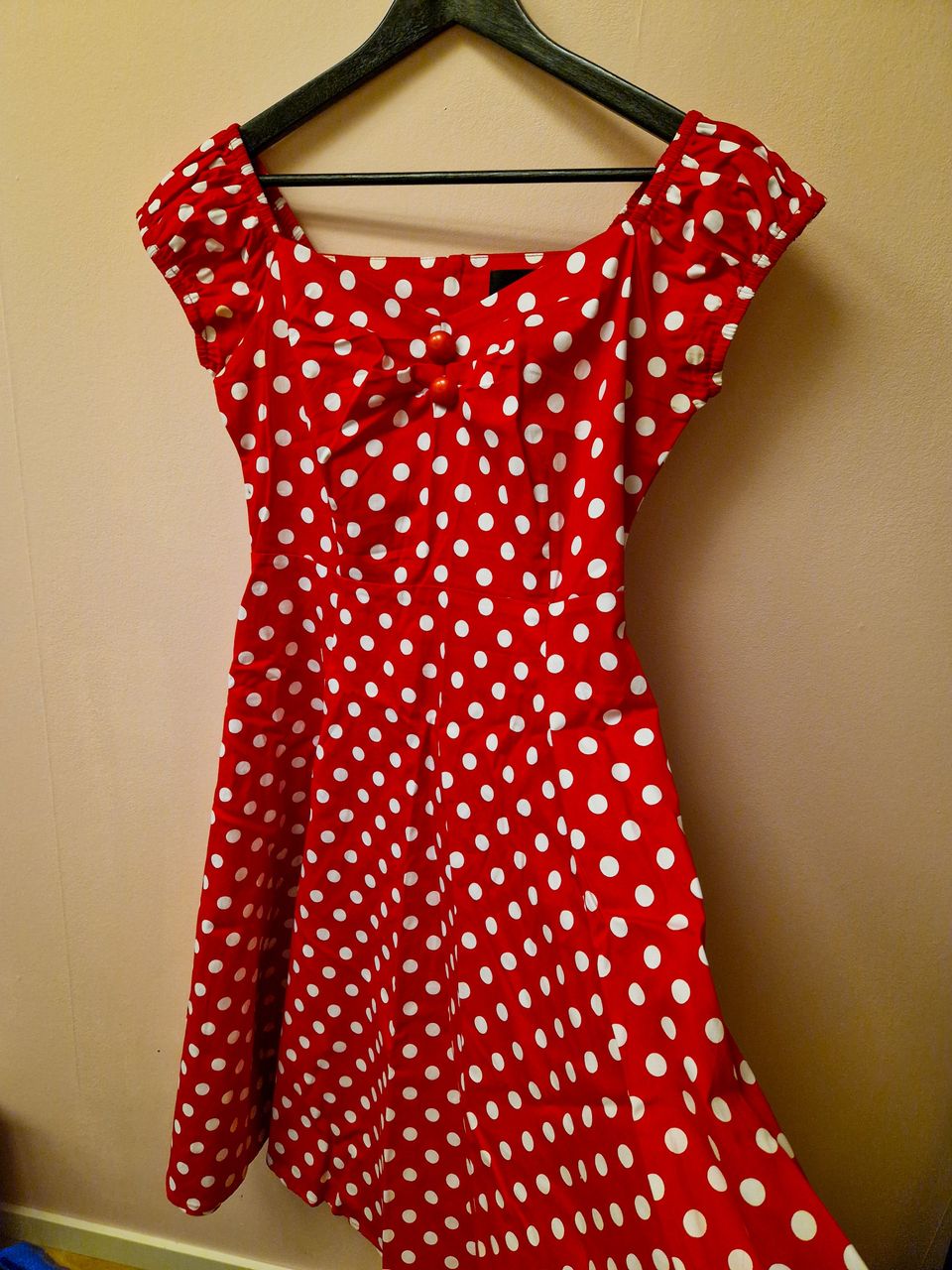 Collectif Dolores red polka dress todella siisti