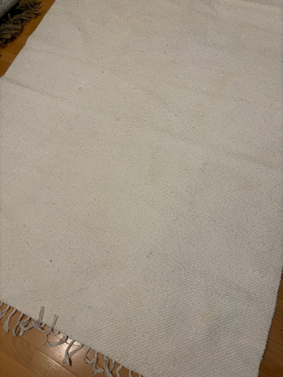 Valkea matto