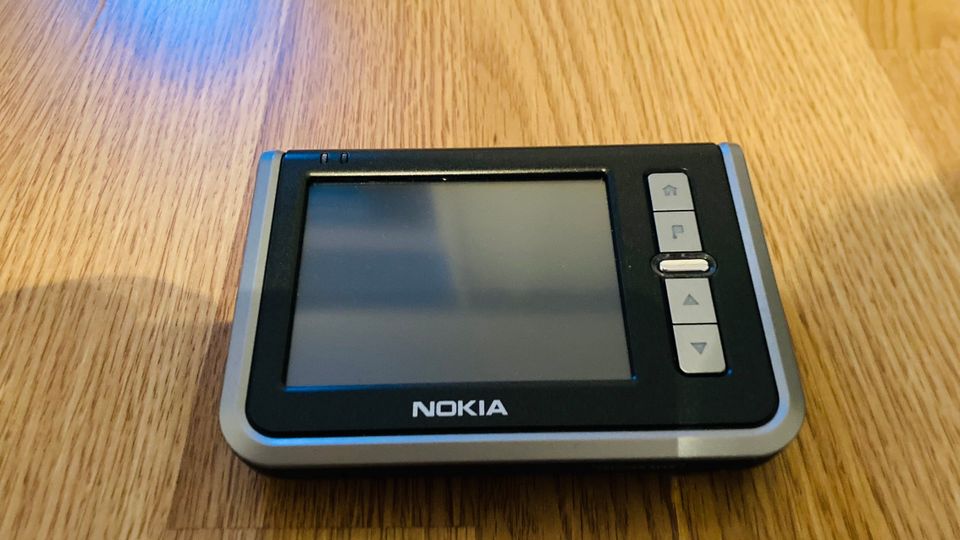 Nokia 330 Navigaattori (2006)