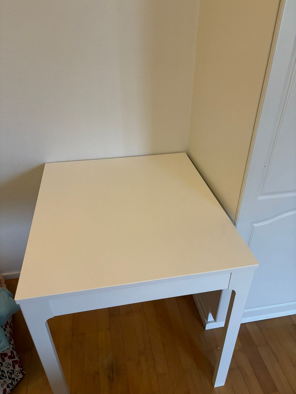 Ikean Ekedålen pöytä