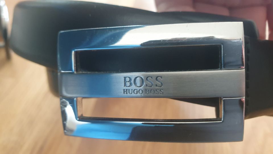 Uusi Hugo Boss miesten tyylikäs musta nahkavyö 95cm