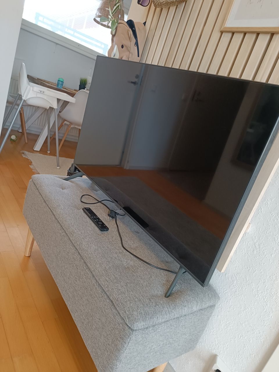 Samsung AU7105 43tuumainen 4K smart tv