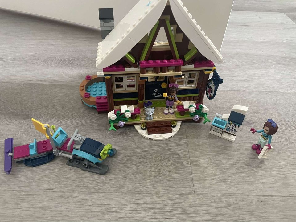 Lego Friends Laskettelukeskuksen lomamökki