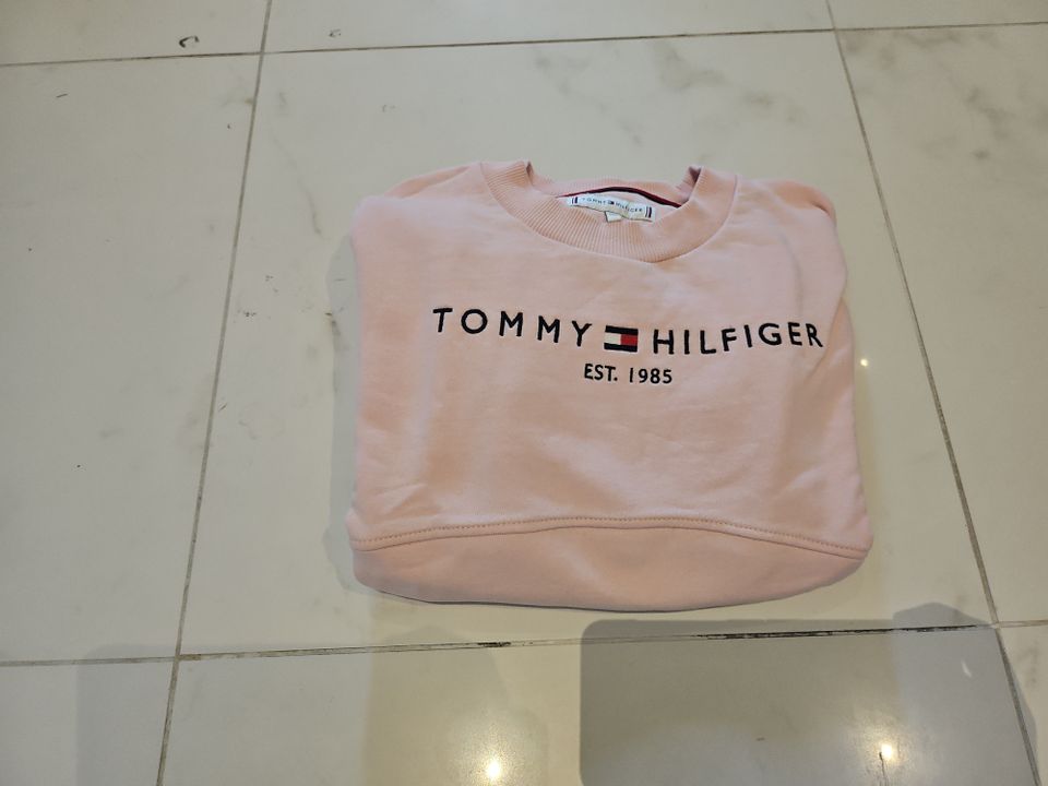 Tommy Hilfiger College paita koko 152cm