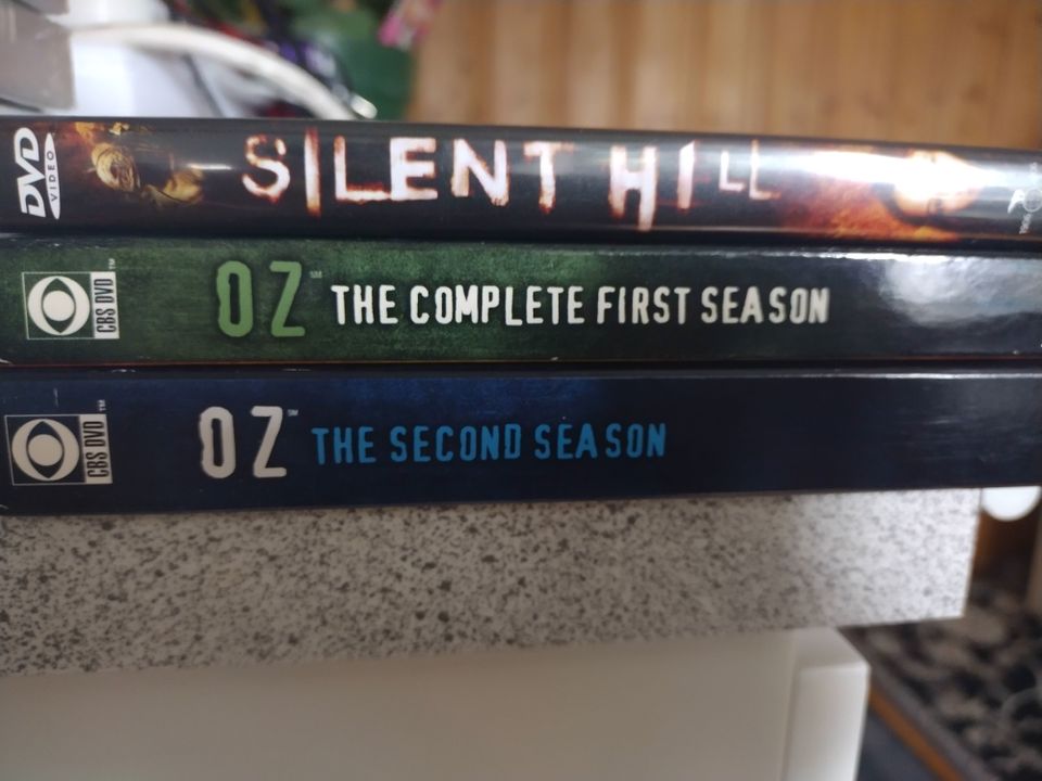 Kylmä Rinki (OZ) kaudet 1-2 DVD + Silent Hill DVD