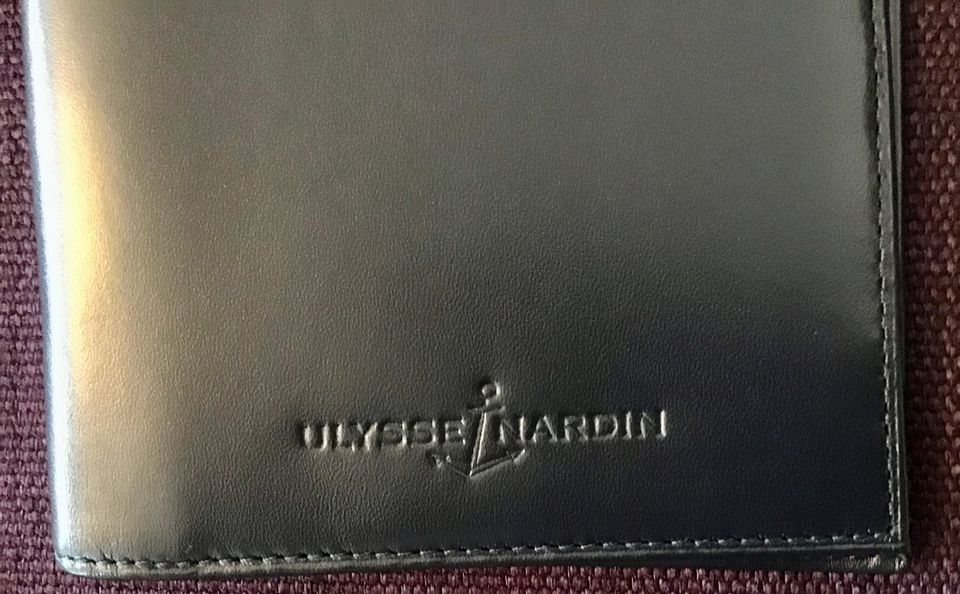 Ulysse Nardin nahkalompakko korteille + kynänpidike