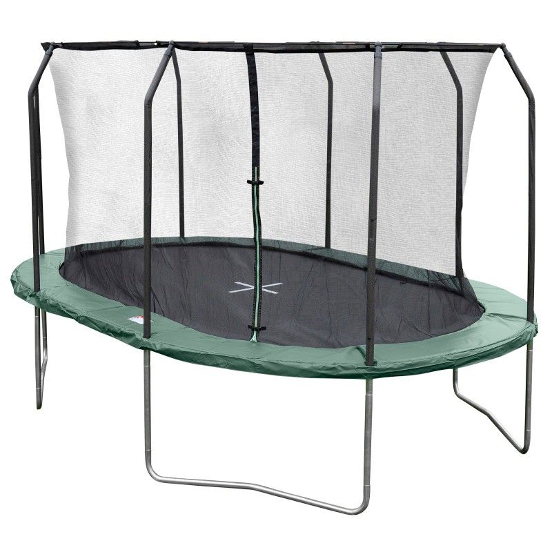Ovaalimuotoinen trampoliini