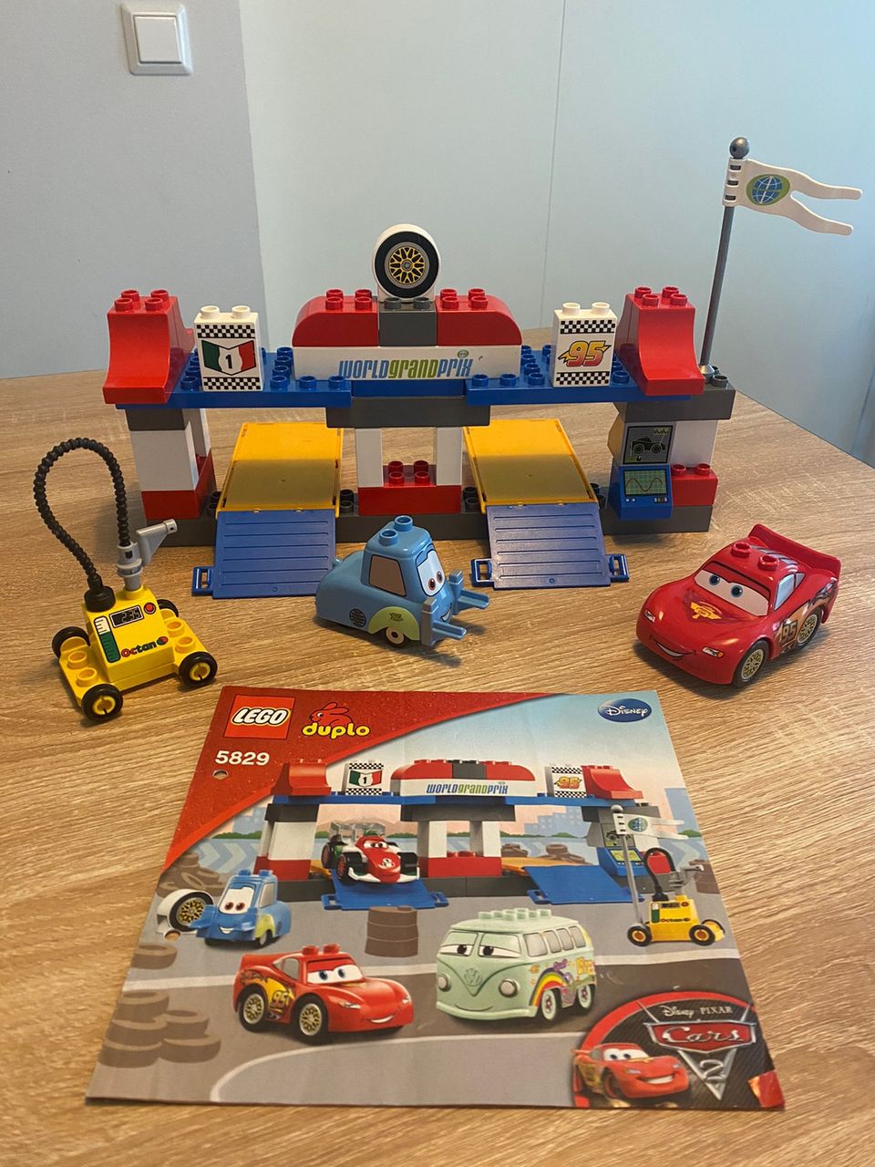 Lego Duplo 5829 Pit Stop