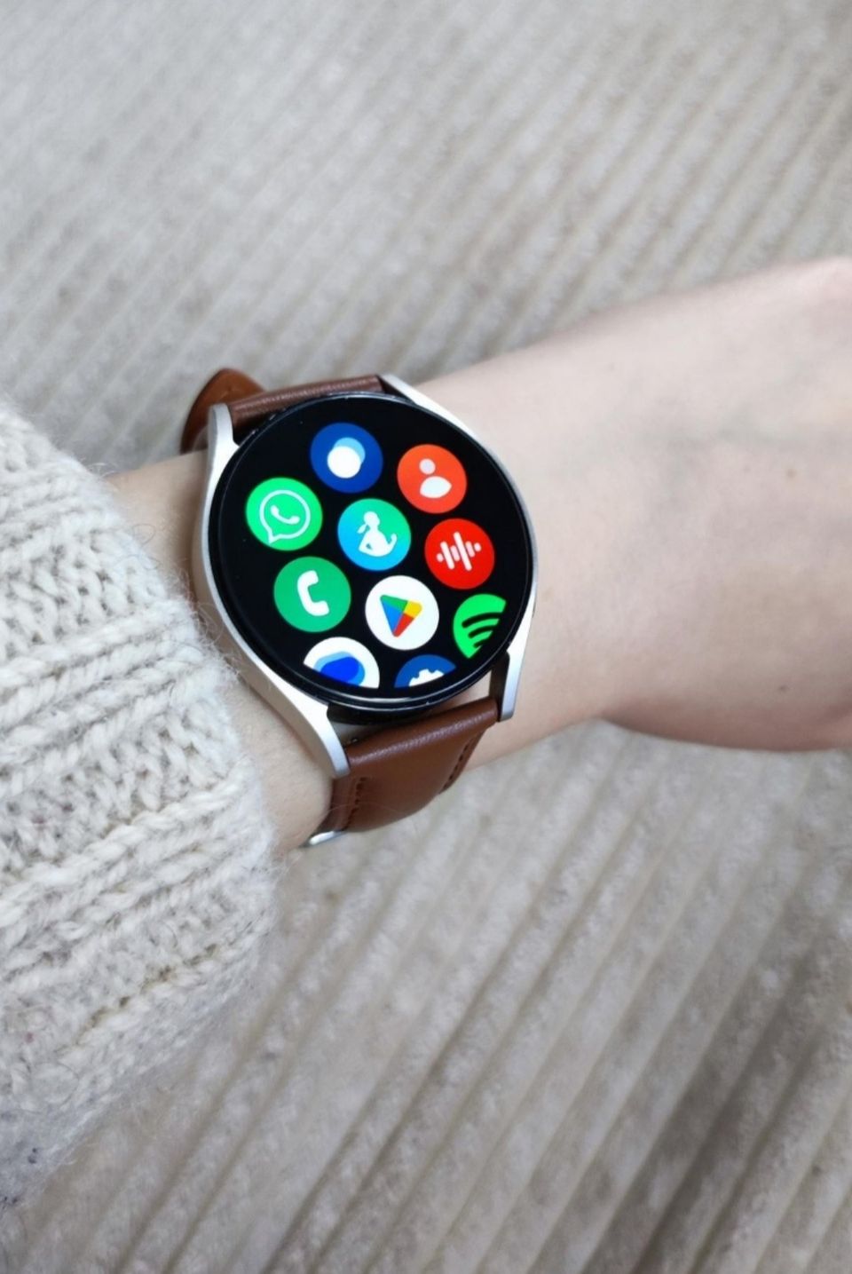 Samsung Galaxy Watch6 älykello 40 mm LTE (kulta)