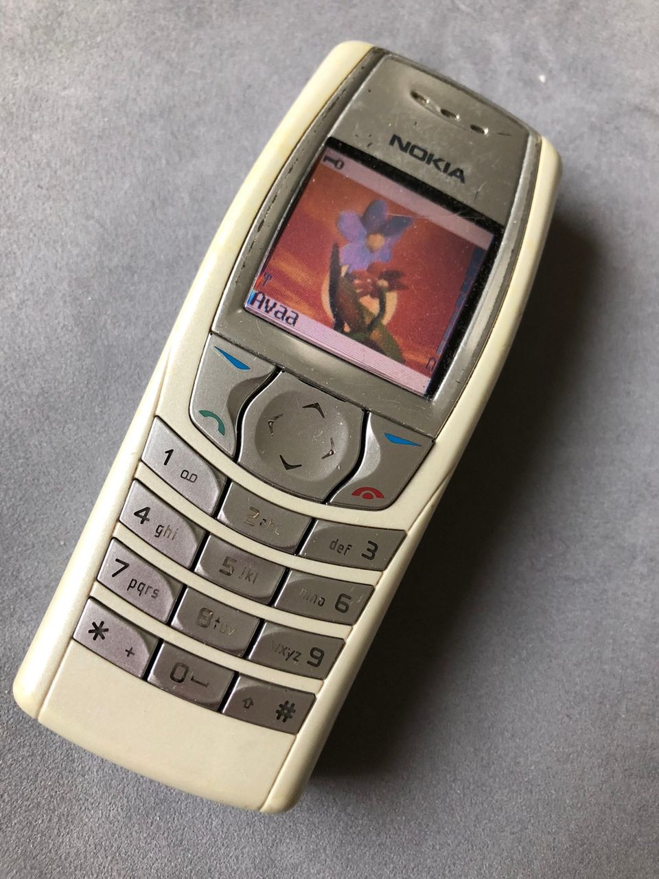 Nokia 6610 puhelin