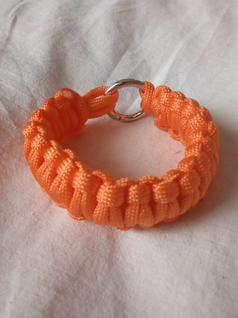 Survival Paracord bracelet selviytymisranneke