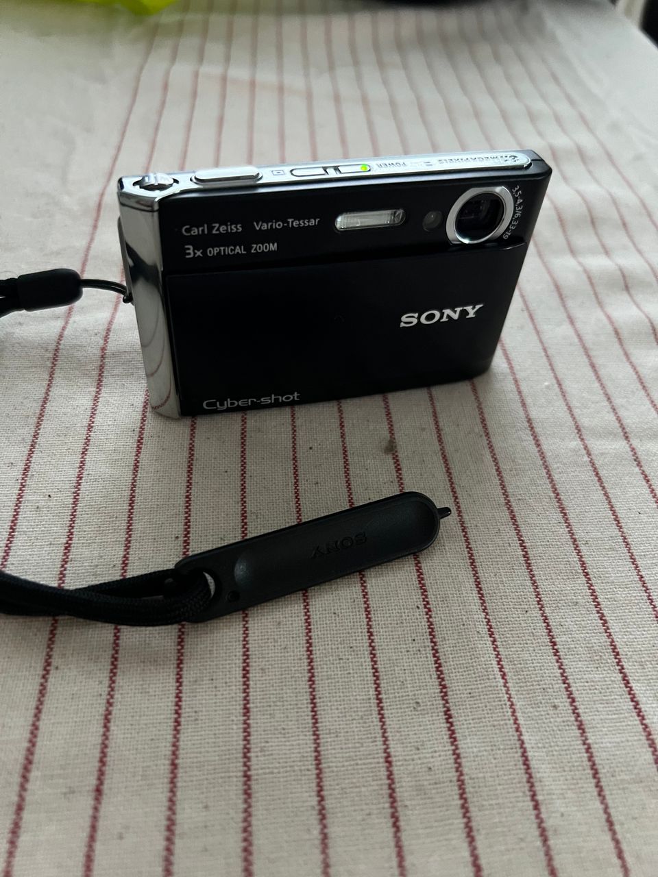Sony Cyber-Shot DSC-T70 Camera