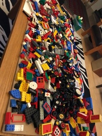 Lego palikoita Varattu