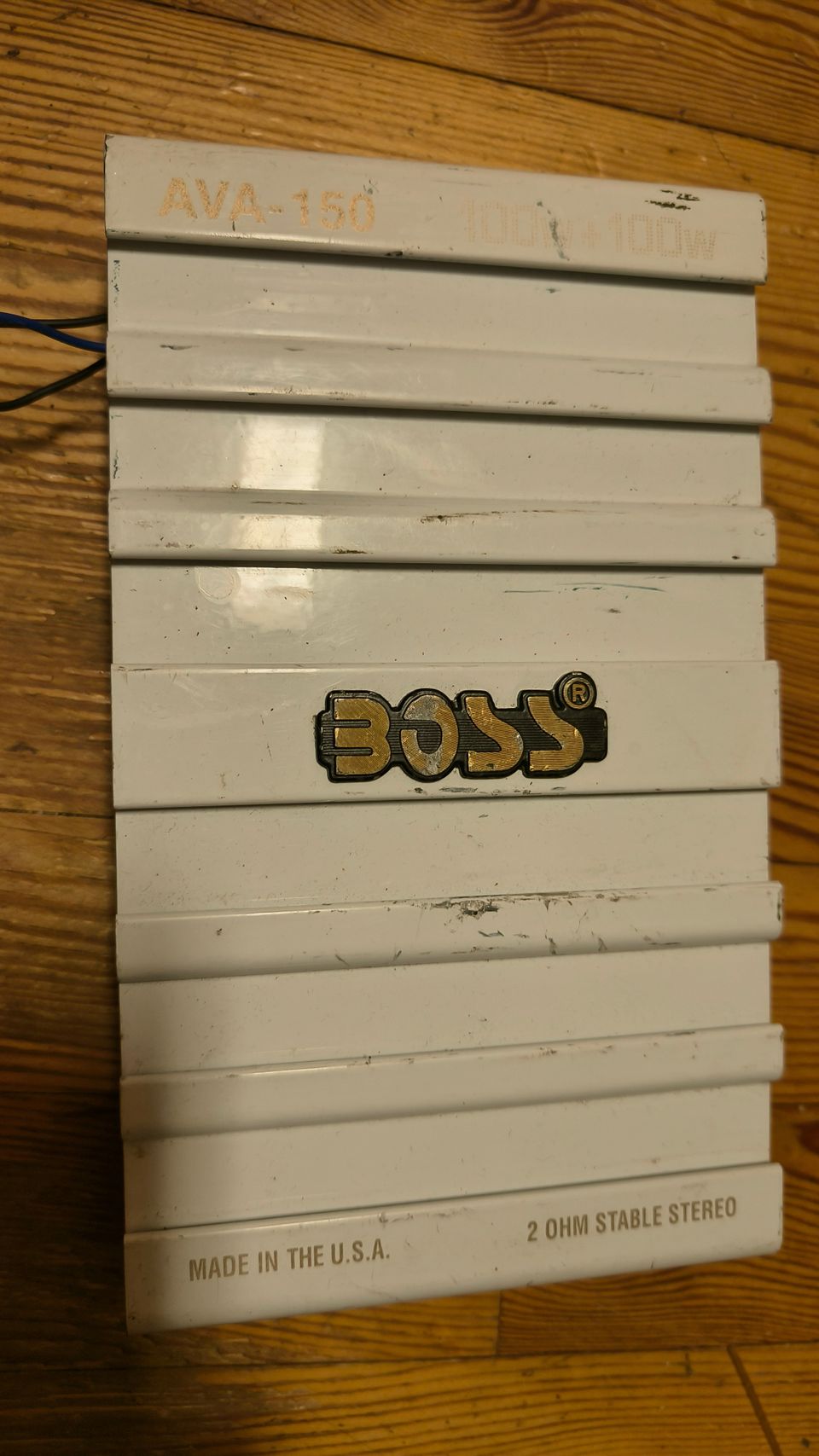 Boss AVA-150 autovahvistin