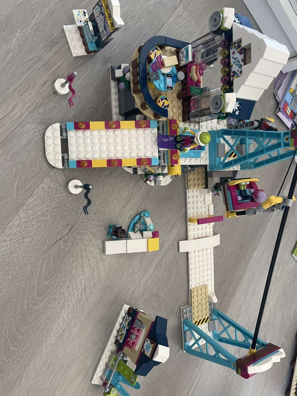 Lego Friends Laskettelukeskuksen hiihtohissi