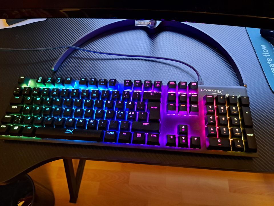 Näppäimistö HyperX Alloy FBS RGB