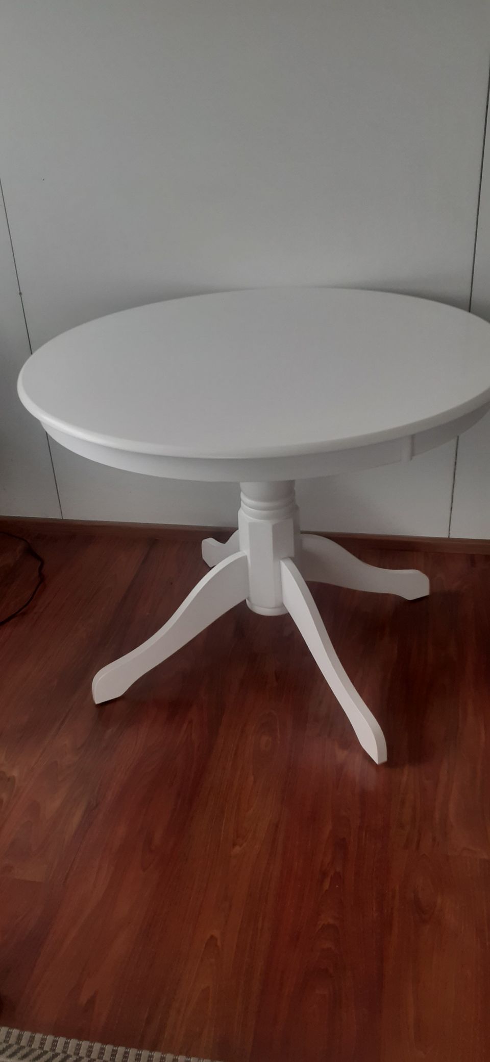 Pöytä, ruokapöytä valkoinen ○100cm.