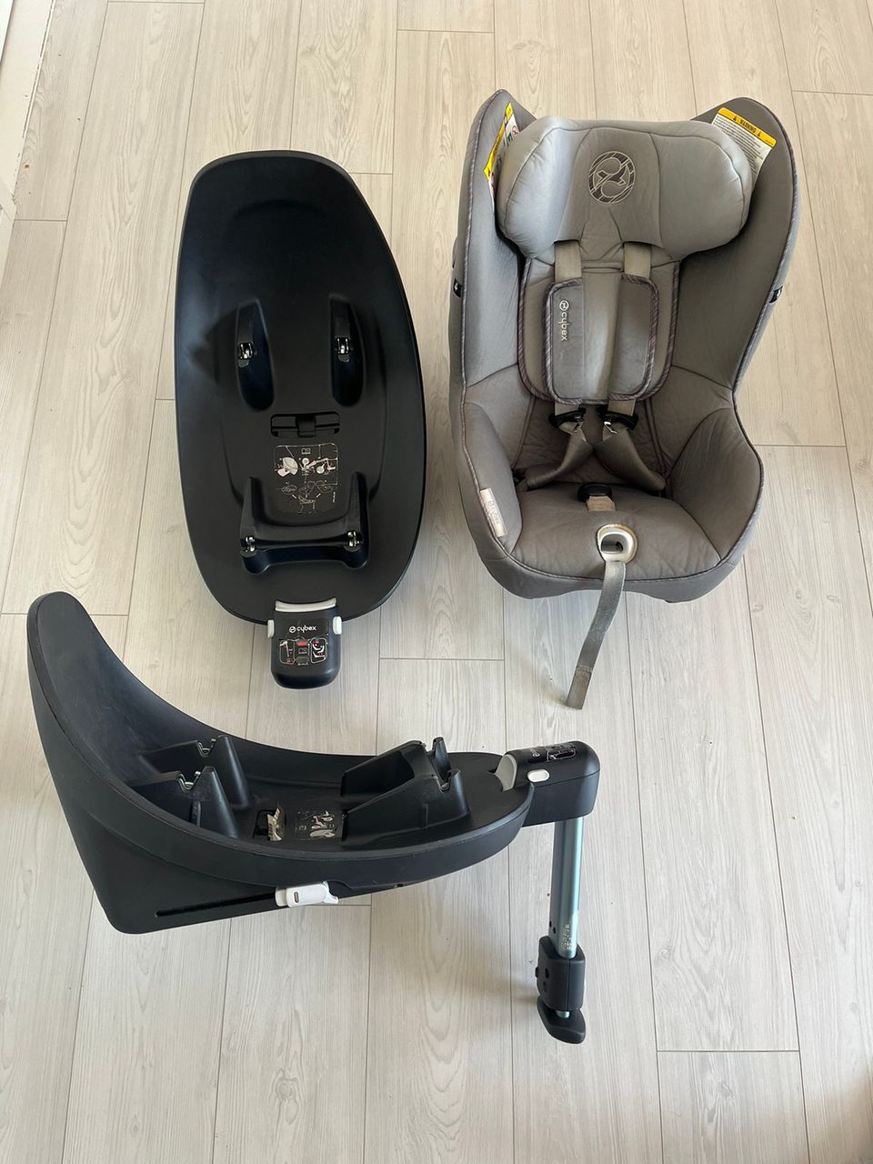 Cybex Sirona M2 i-Size + 2kpl isofix