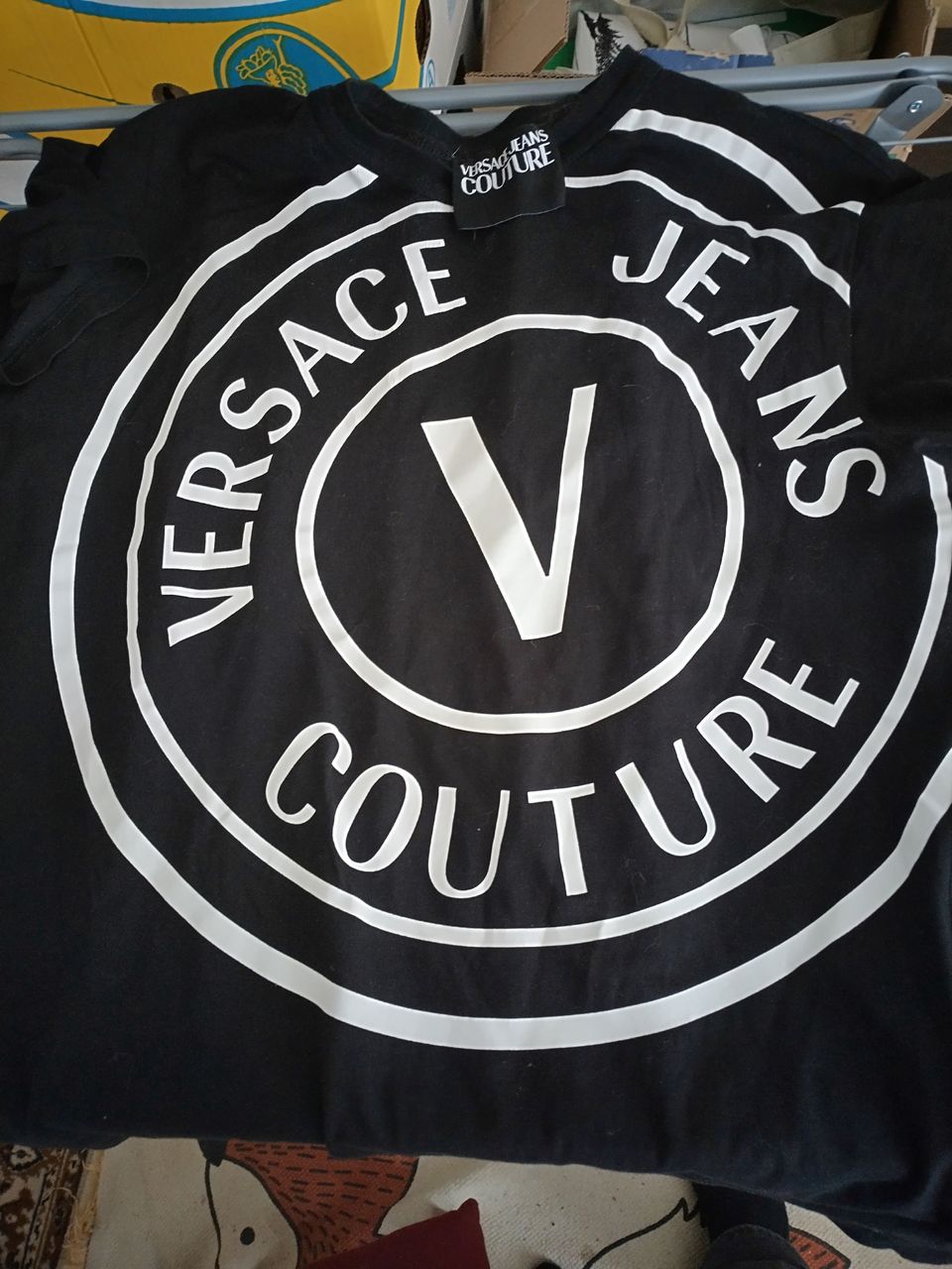 Kerran käytetty Versace t-paita M