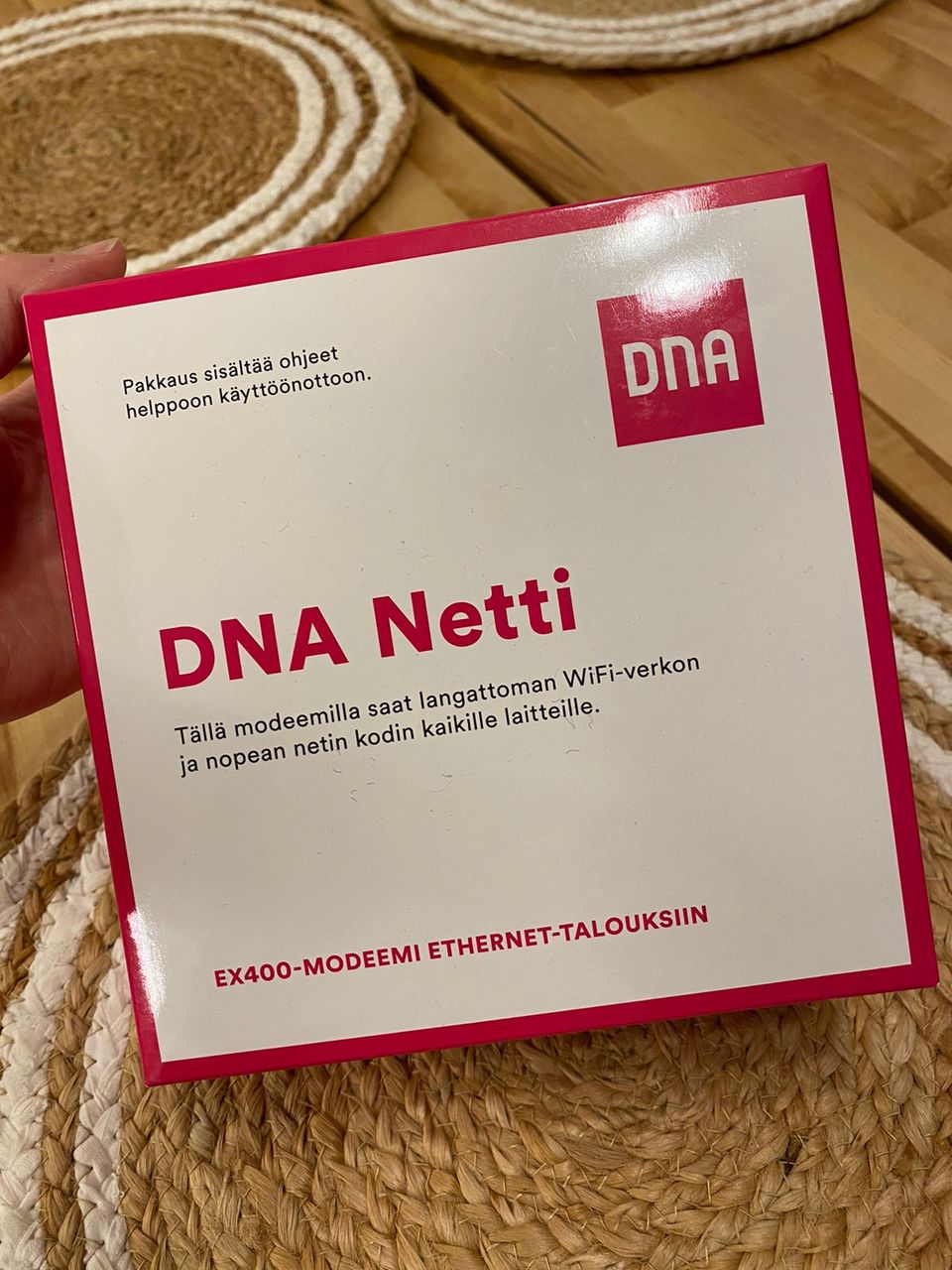 DNA Valokuitu Plus modeemi EX400 Ethernet