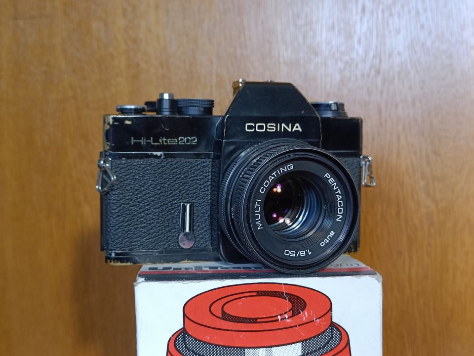 Cosina Hi-Lite 202 filmikamera