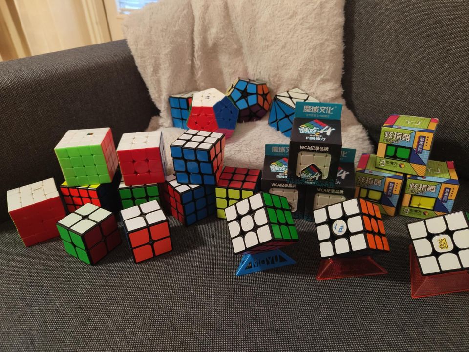 Speedcubing Rubikin kuutioita