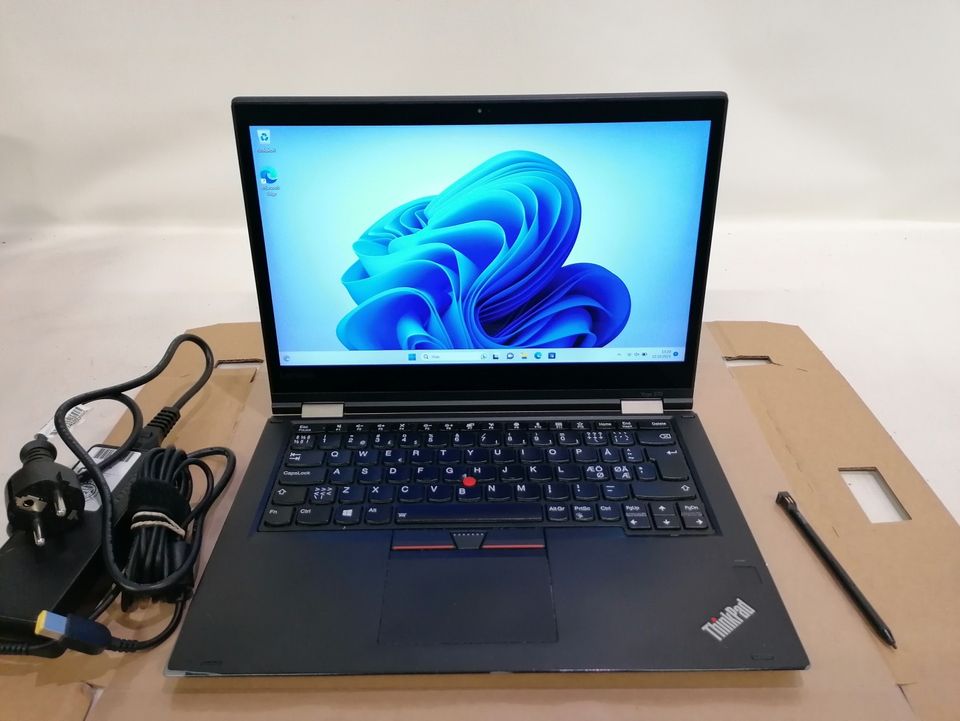 Lenovo Thinkpad Yoga 370 kannettava joka muuntuu tabletiksi