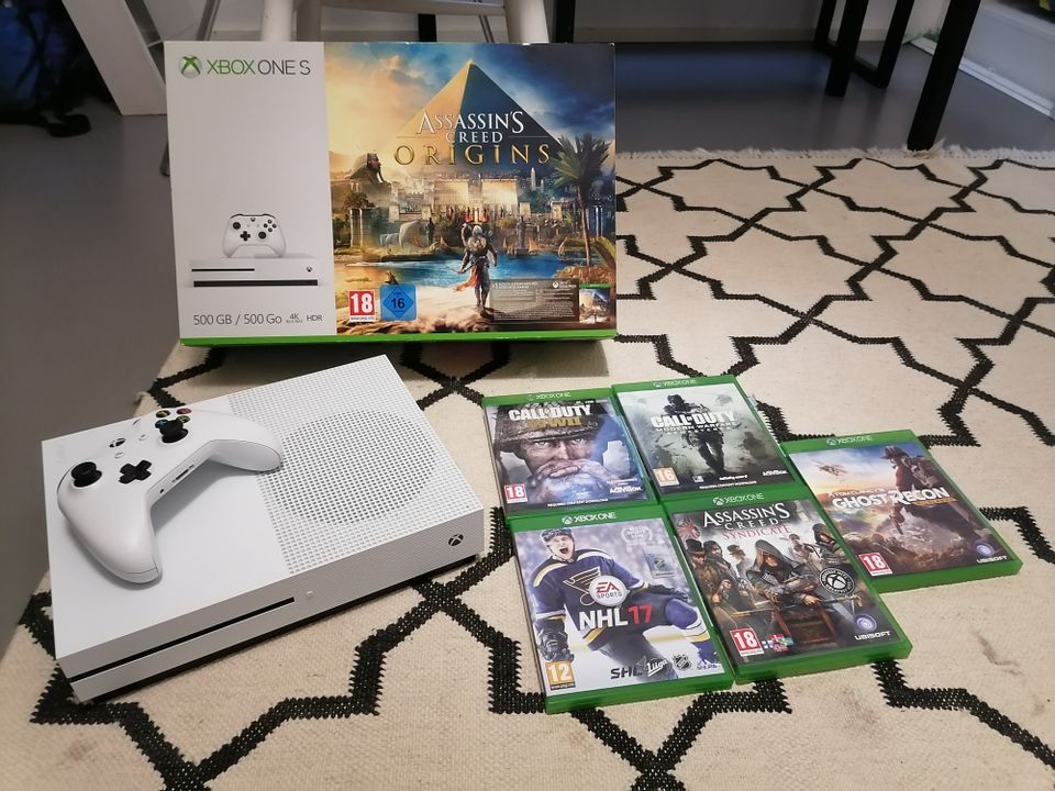 Xbox One S, ohjain ja viisi peliä