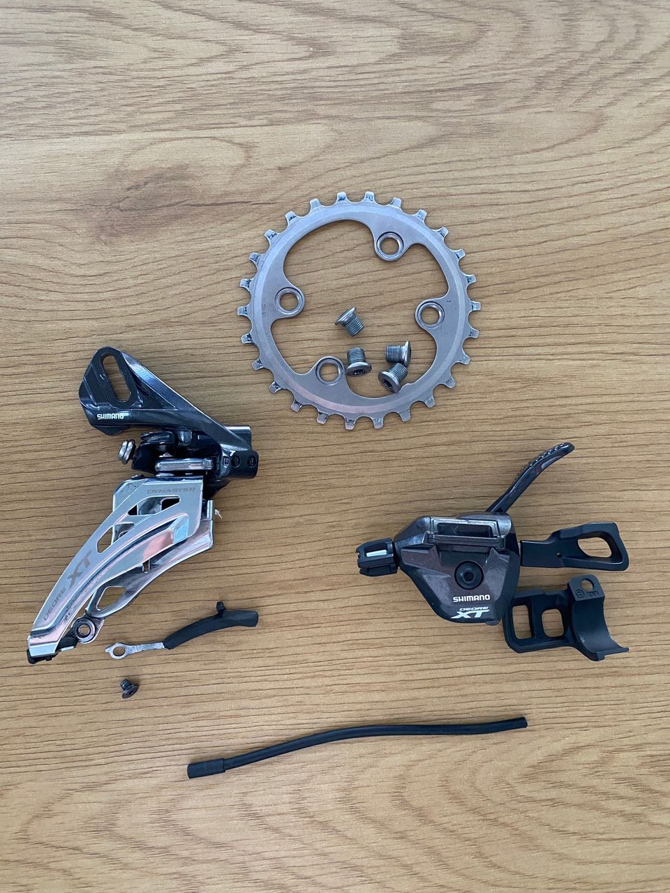 Shimano FD-M8020, Shimano 11s 26BC eturatas +mutterit, SL-M8000 2 Etuvaihtaja.