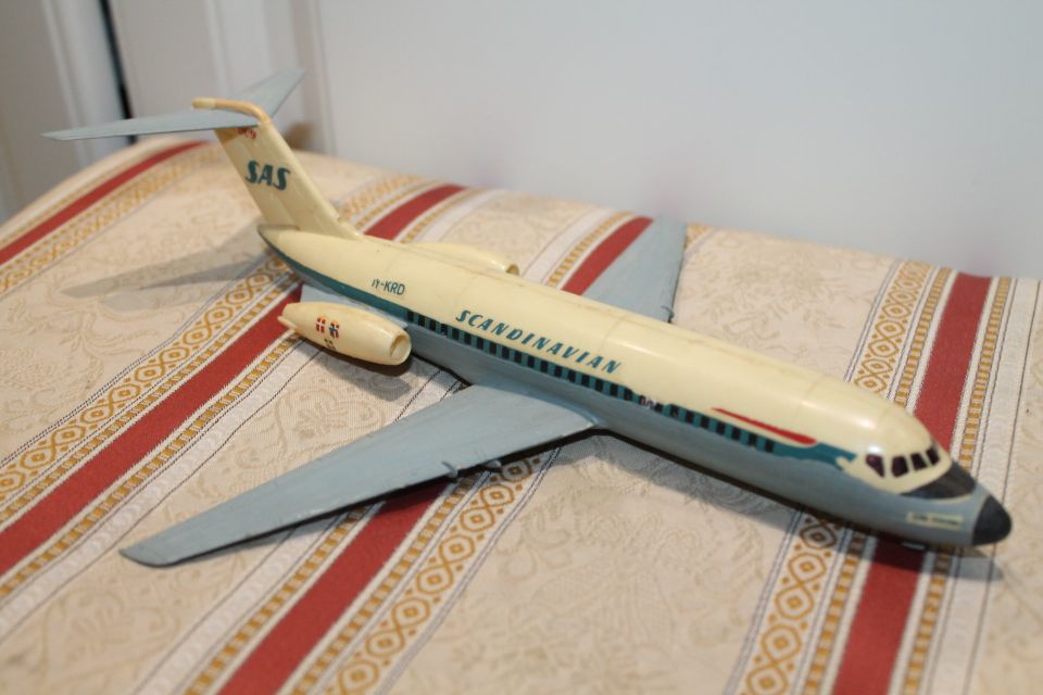 McDonnell Douglas DC-9 1970-luku vintage SAS lentokone pienoismalli 28cm