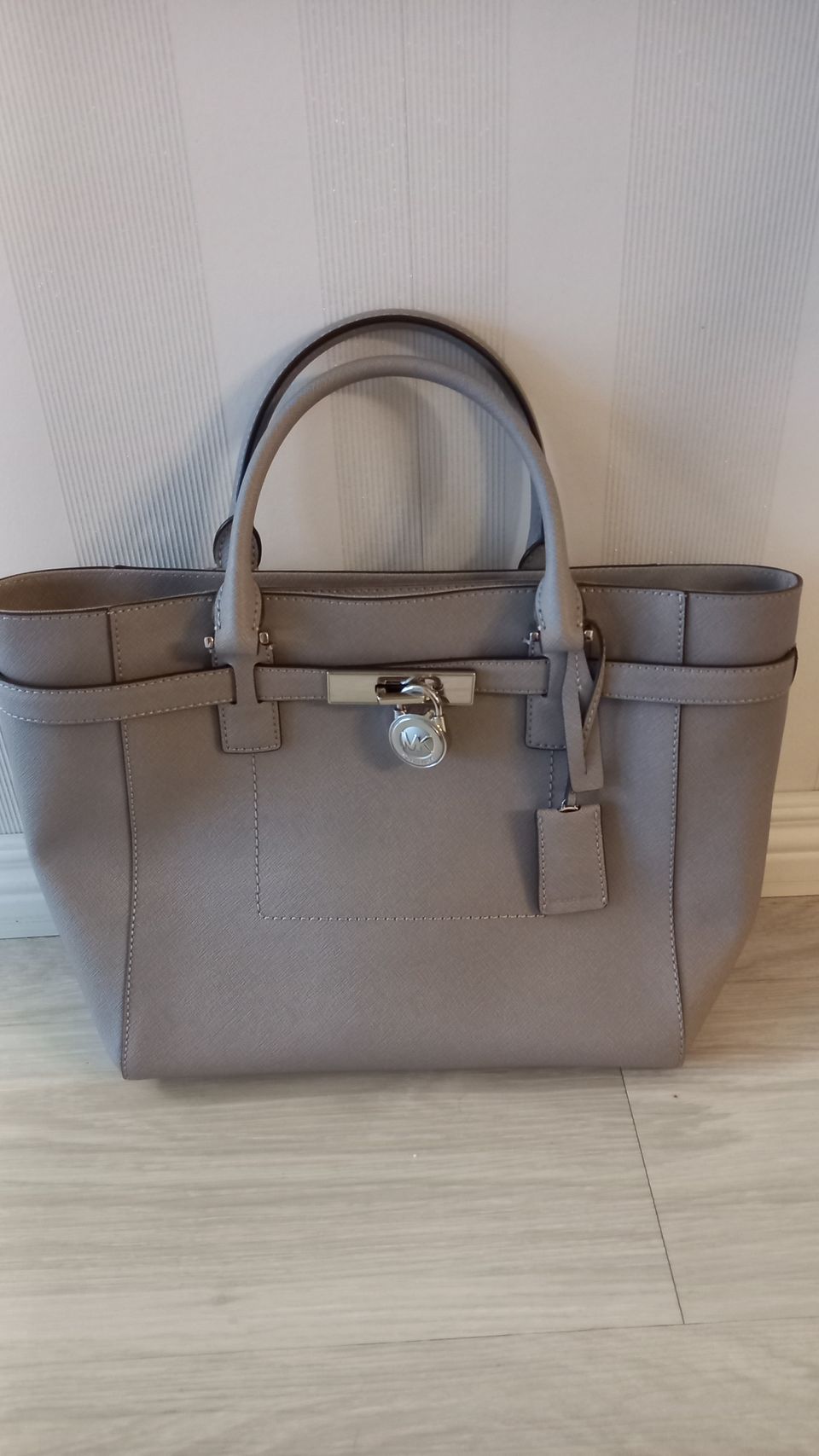 Michael Kors laukku