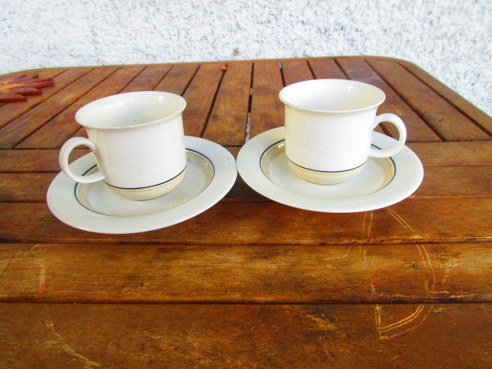 Kaksi Arabian Seita-sarjan kahvikuppiparia
