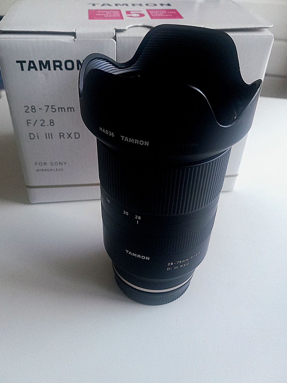 Tamron 28 - 75mm F 2.8  Di III RXD  ( Sony FE ) objektiivi.