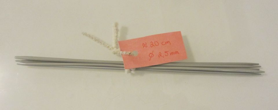 Sukkapuikot/neulontapuikot koko 2,5 mm