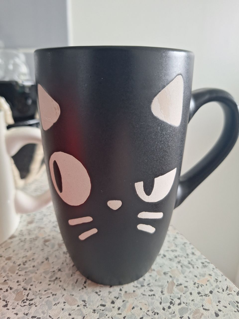 Kissa-aiheinen kahvimuki