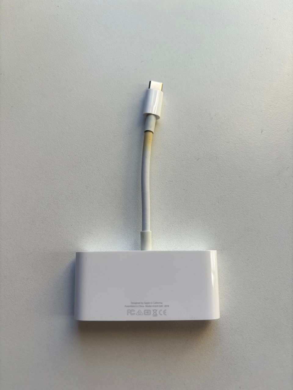 Apple USB-C–VGA Multiport Adapter -sovitin A1620