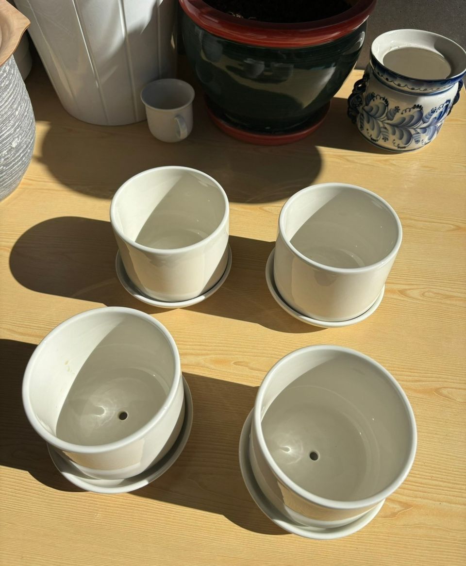 4 kpl Iittala Earth laadukas kukkaruukku. Hieno ja tyylikäs