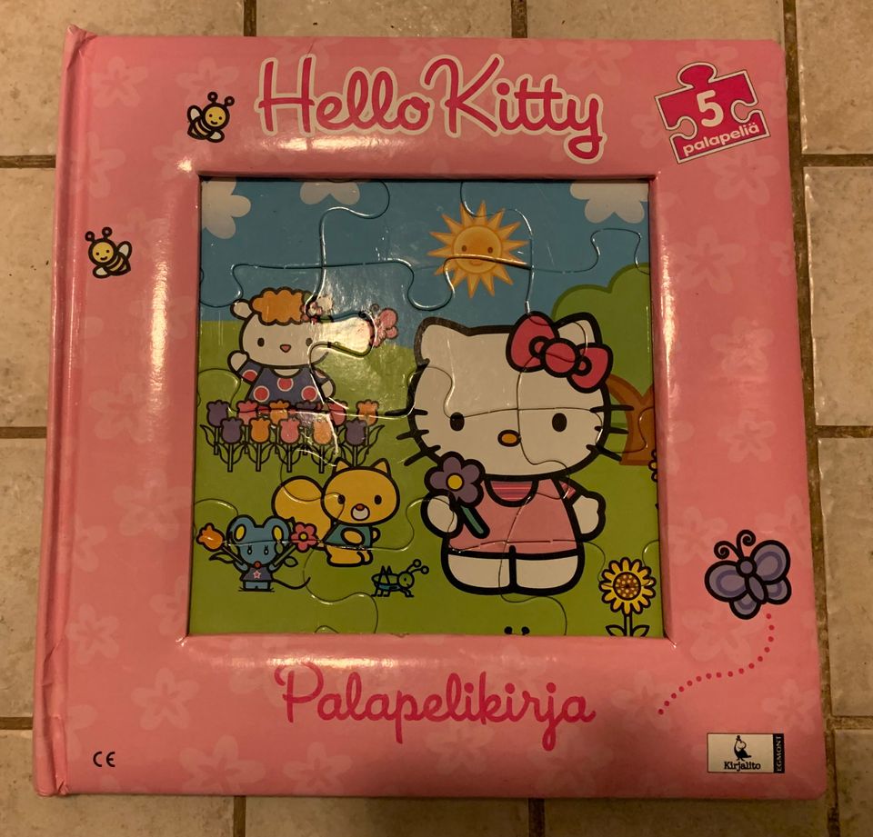 Hello Kitty -palapelikirja
