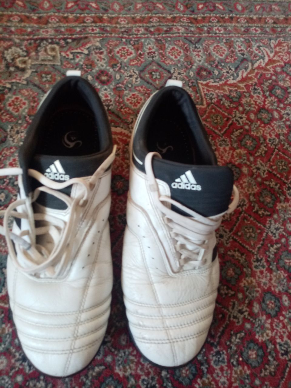 Jalkapallo kengät, Adidas, adi Nova