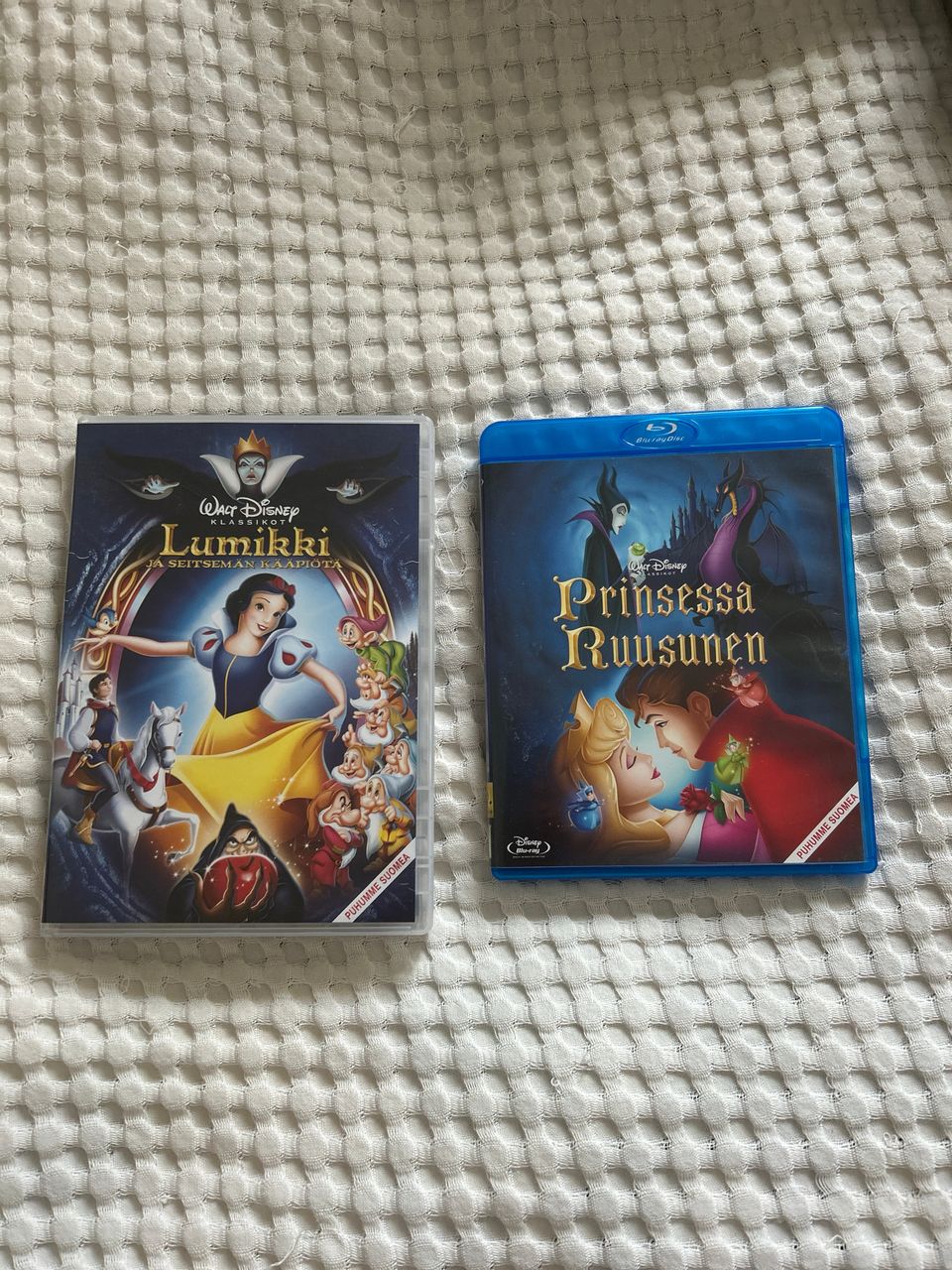 Lumikki dvd ja Prinsessa Ruusunen bluray