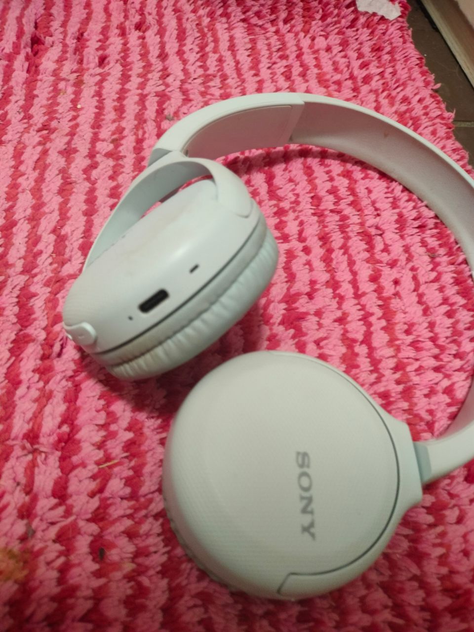 Sony lähes uudet kuulokkeet 🎧