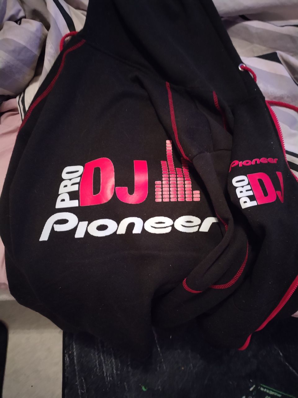 Pioneer pro DJ huppari